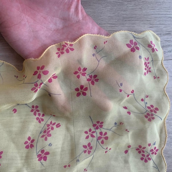 Vintage retro 90s dainty floral small scarf - Picture 3 of 4